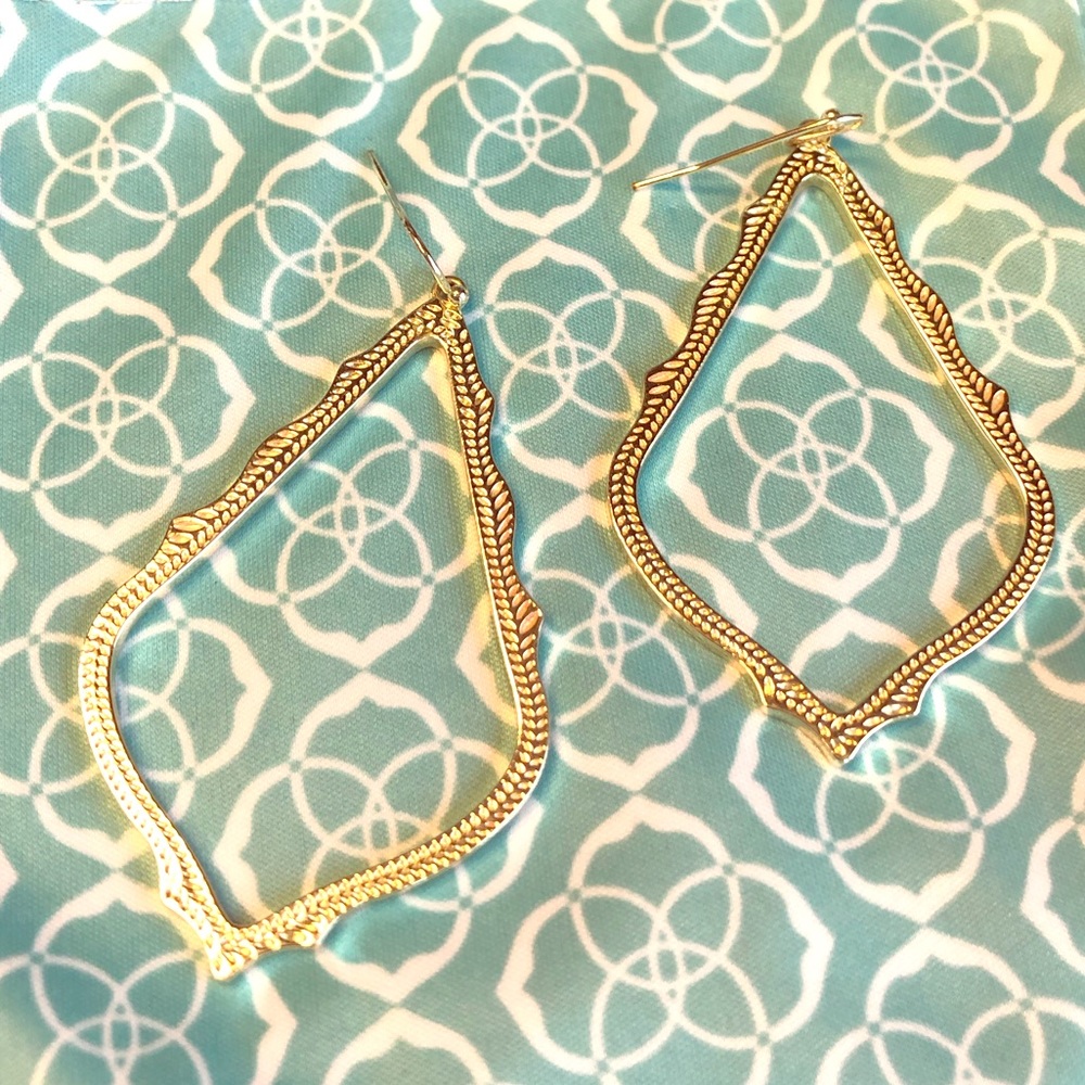 Sophee Drop Earrings in Gold